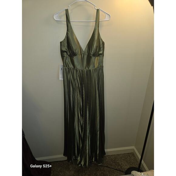 None and/or Unknown Dresses & Skirts - Sage Green Prom Bridesmaid Dress - Size 8 NWT